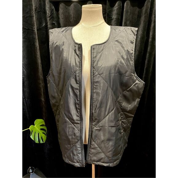 Socialite Black Vest - Picture 8 of 16